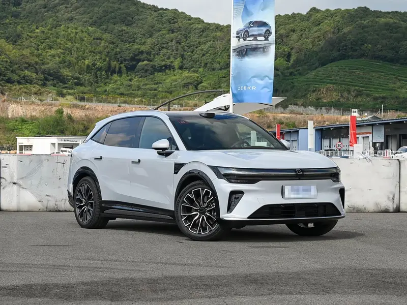 Vehicle photo 2