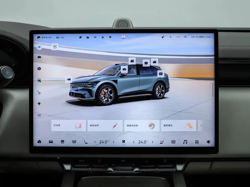 Vehicle photo 10
