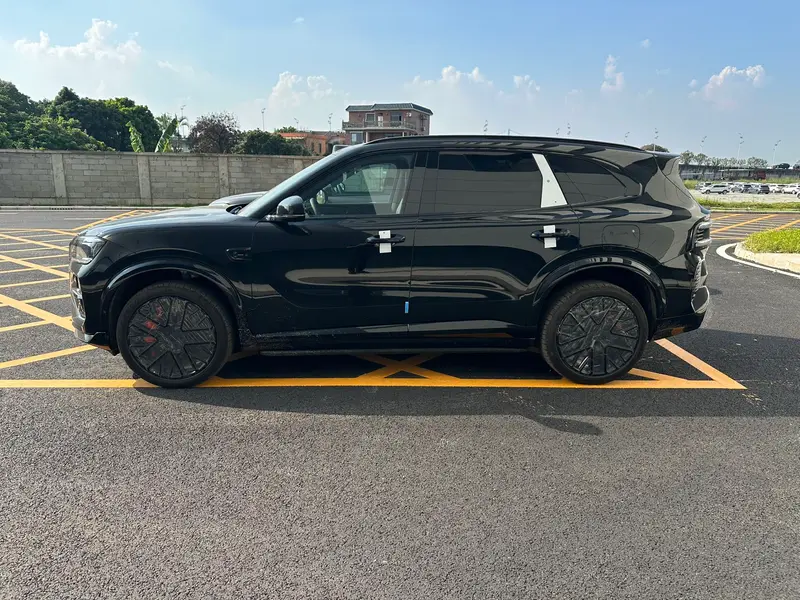 Vehicle photo 4