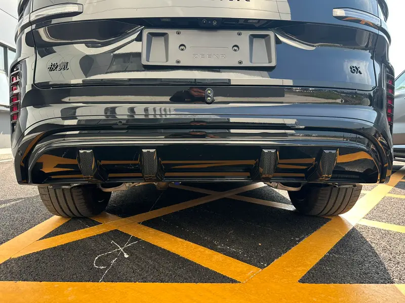 Vehicle photo 7