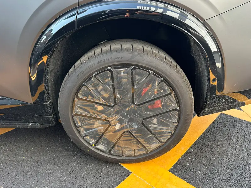 Vehicle photo 15