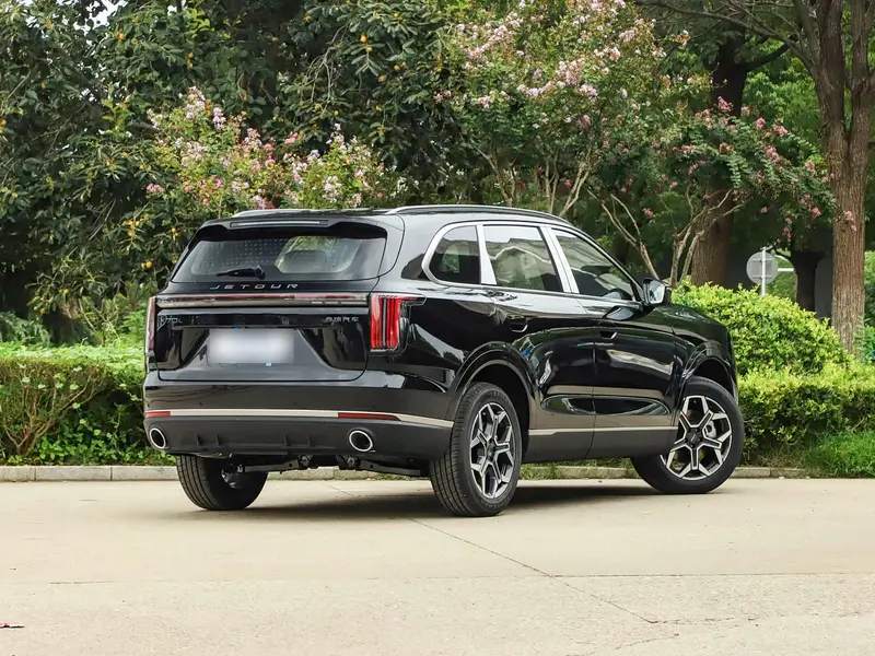 Vehicle photo 5