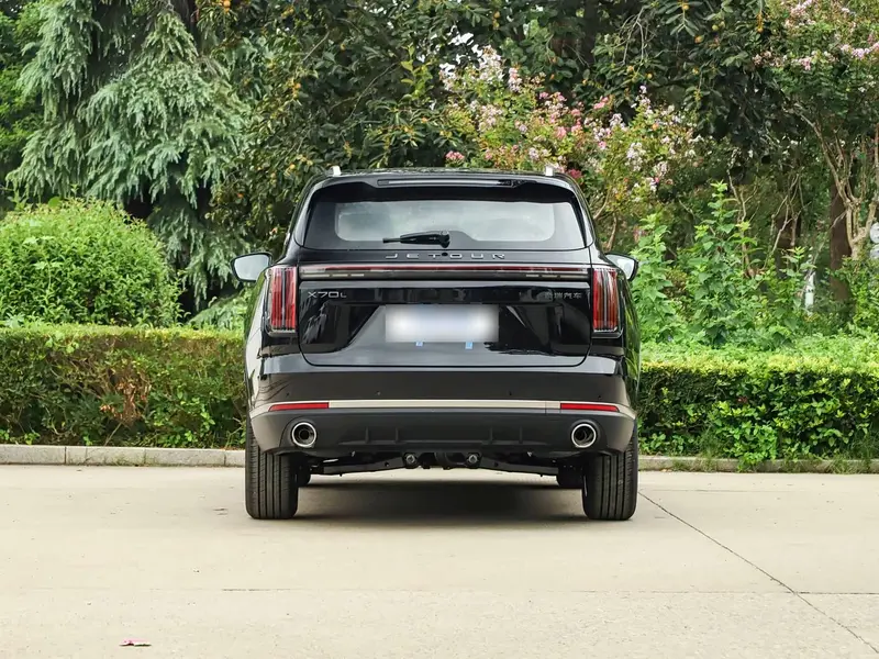Vehicle photo 7