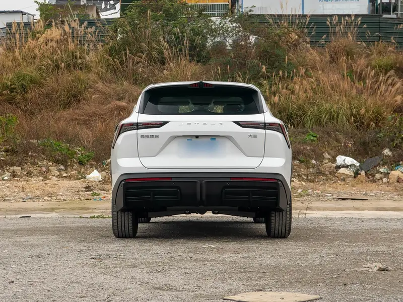 Vehicle photo 7