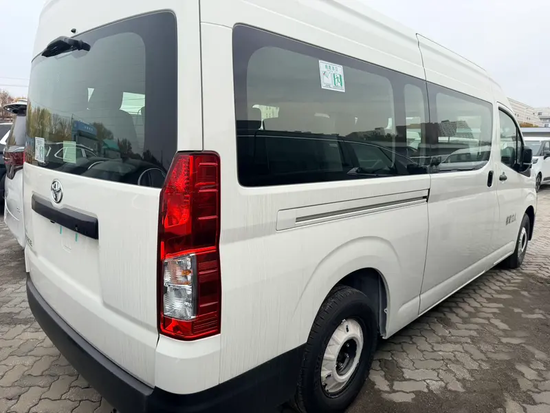 Vehicle photo 3