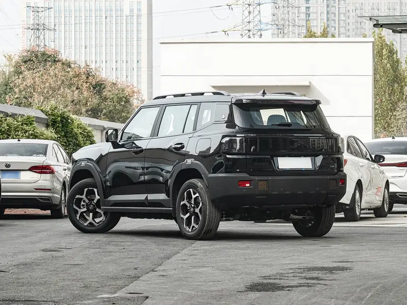Vehicle photo 5