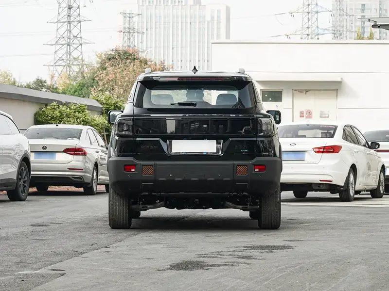 Vehicle photo 7