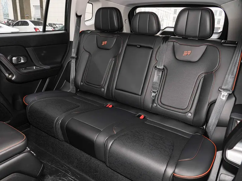 Vehicle photo 10