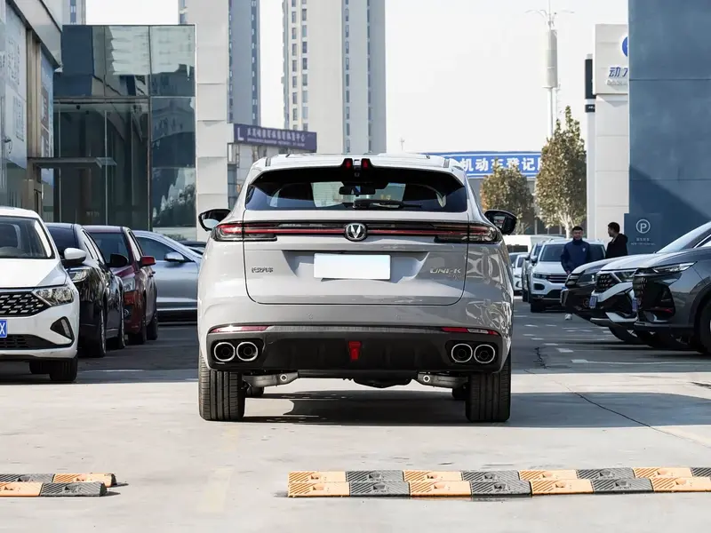 Vehicle photo 6