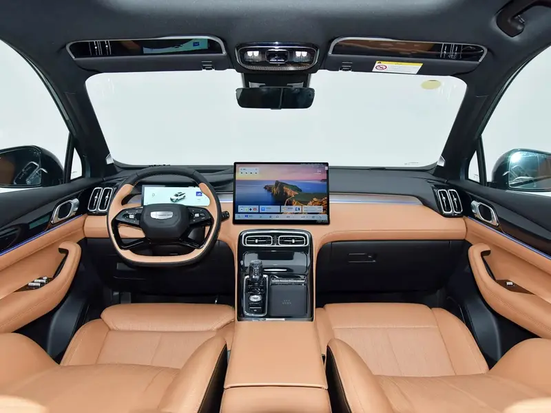 Vehicle photo 7