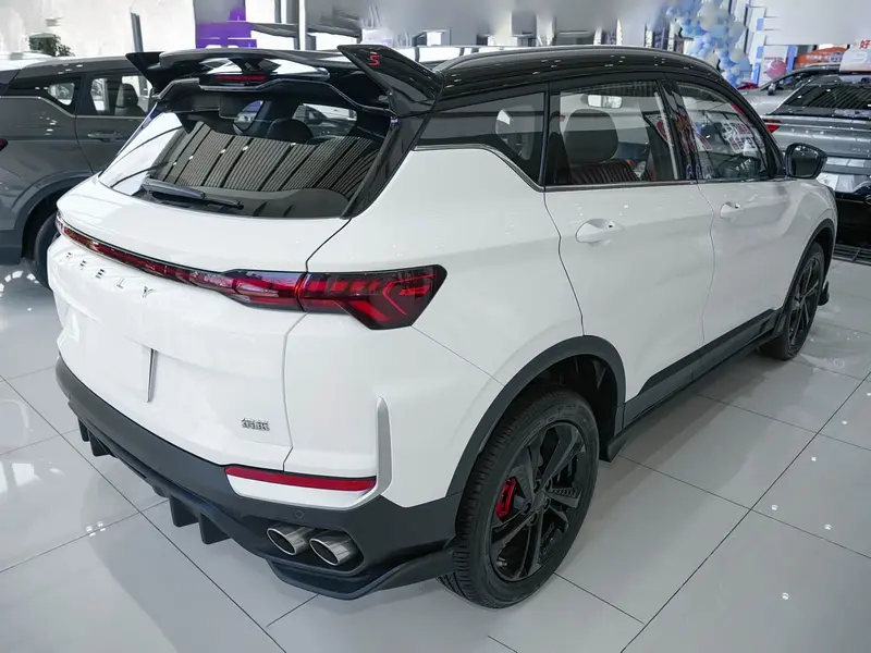 Vehicle photo 5