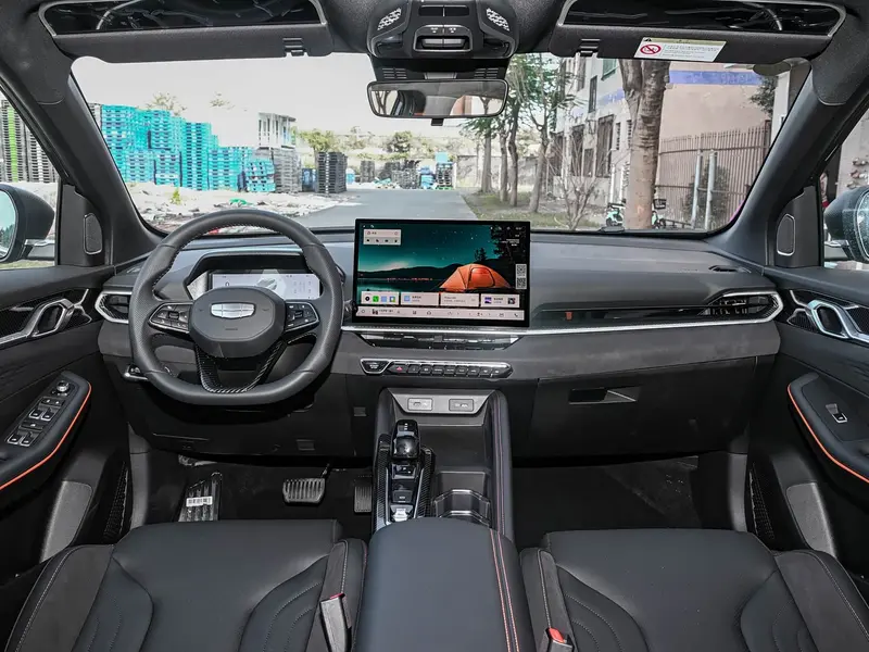 Vehicle photo 7