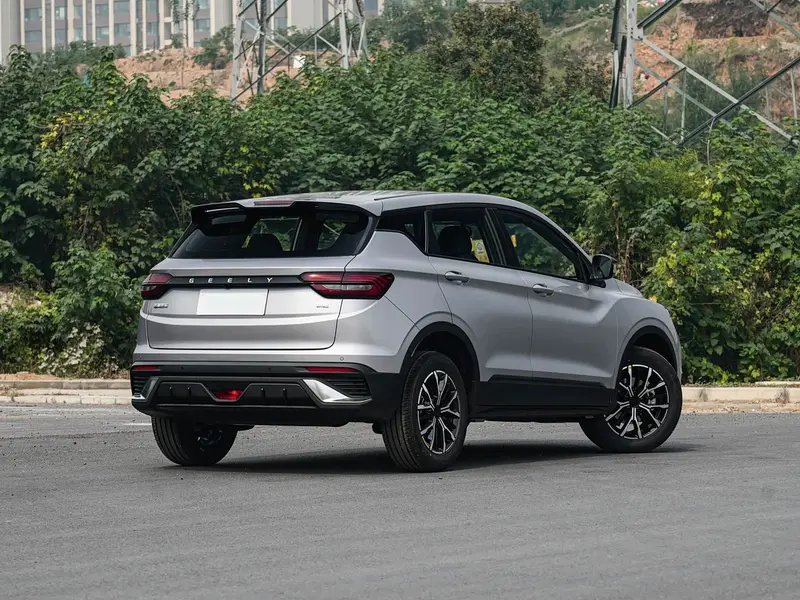 Vehicle photo 4