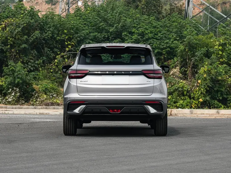 Vehicle photo 7