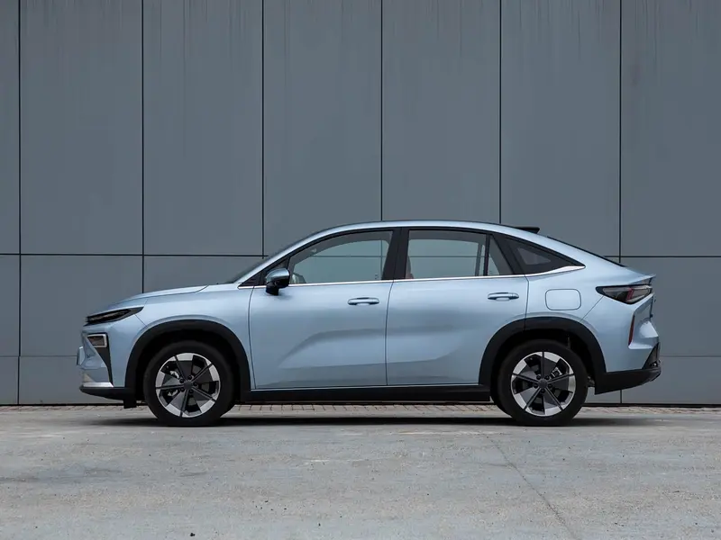 Vehicle photo 4