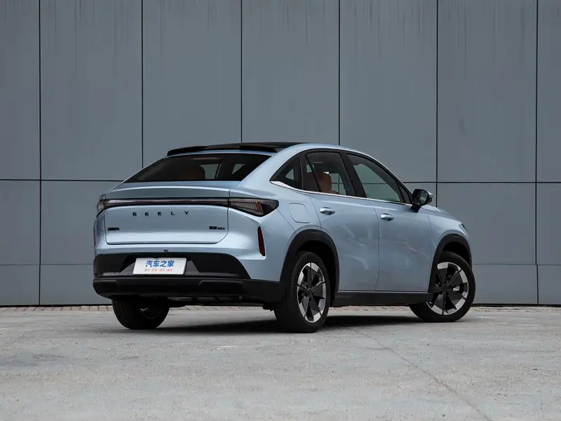 Vehicle photo 6
