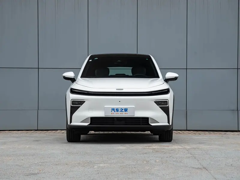 Vehicle photo 3