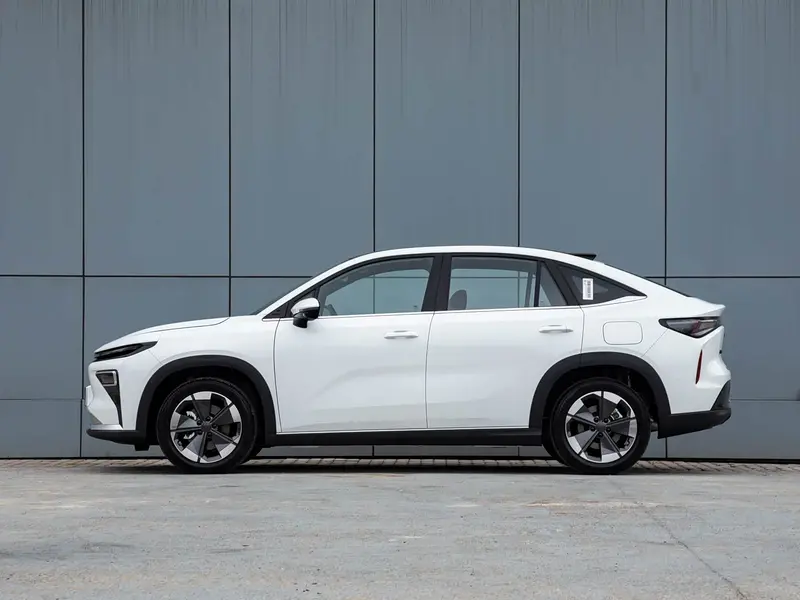 Vehicle photo 4